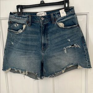NWT Abercrombie curve love high rise 4” short
